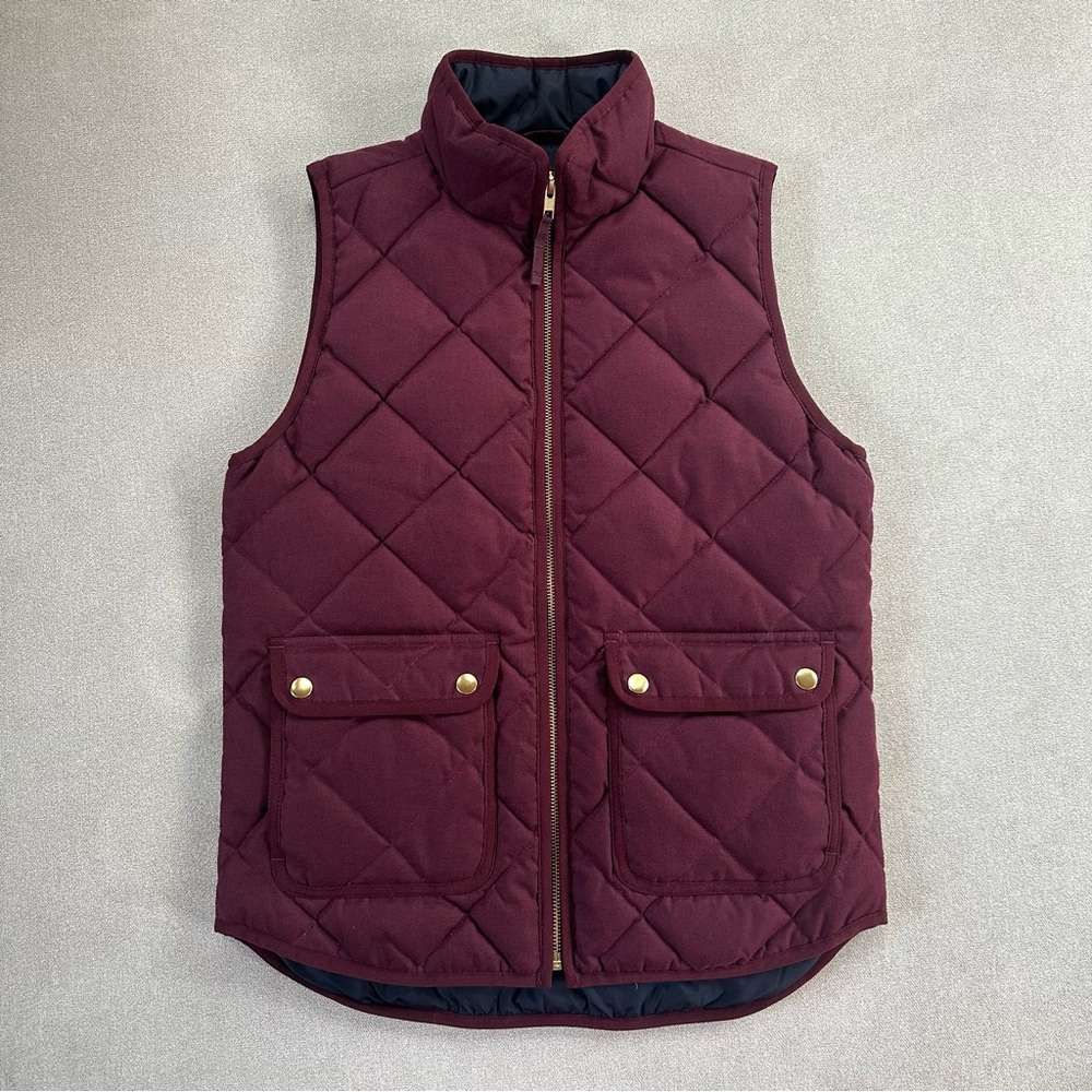 J. Crew Quilted Puffer Down Vest. Zipper closure. Burgundy. XS